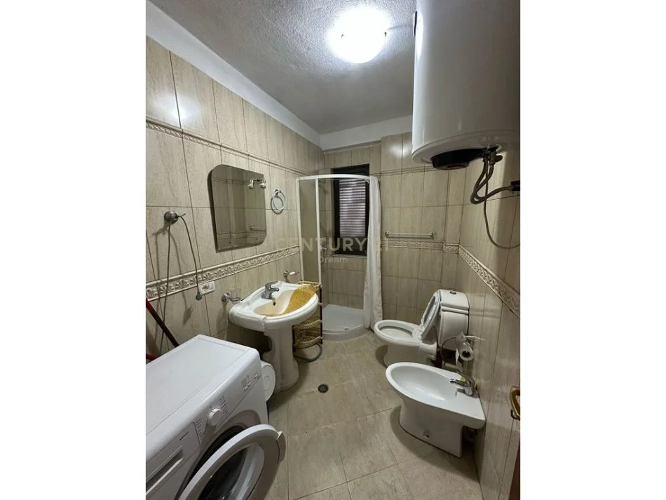 Tirane, jepet me qera apartament 2+1 Kati 9, 95 m² 430 € (Porcelan perballe TV Klan)