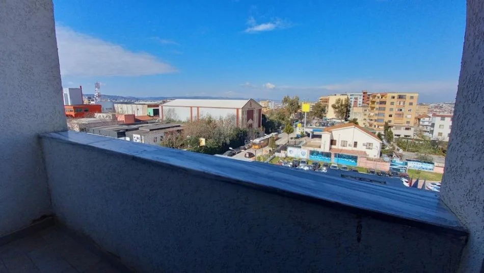 Tirane, jepet me qera apartament 1+1+Ballkon Kati 5, 400 € 