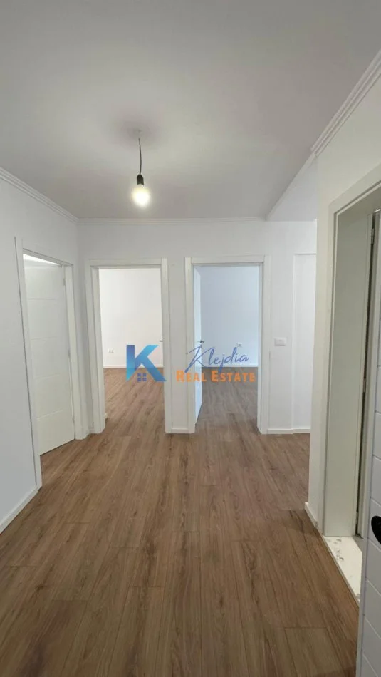 Tirane, shitet apartament 2+1+Ballkon Kati 1, 62 m² 118.000 € (Varri i Bamit)