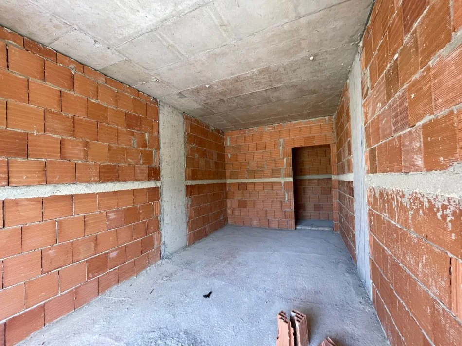 Tirane, shitet apartament 2+1+Ballkon Kati 3, 114 m² 250.000 € (Liqeni Thate)