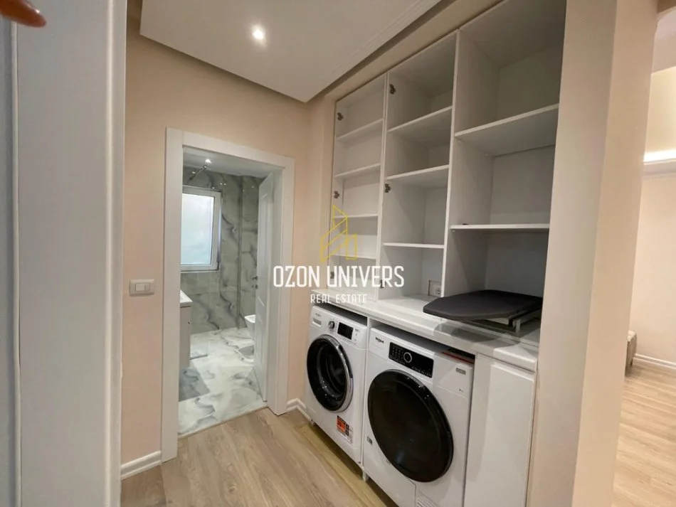 Tirane, jepet me qera apartament 2+1+Ballkon Kati 3, 120 m² 1.200 € (Kompleksi Colombo , Liqeni i Thatë)