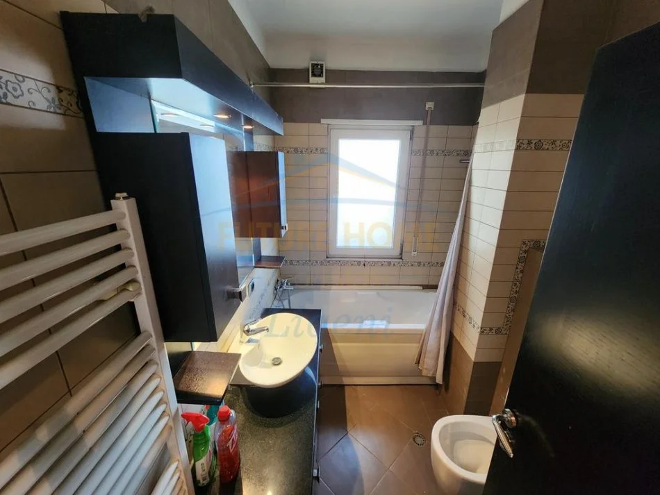 Tirane, jepet me qera apartament Kati 4, 144 m² 850 € (Kodra e Diellit)