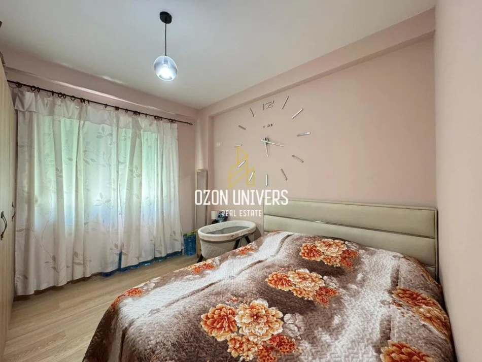 Tirane, jepet me qera apartament 2+1+Ballkon Kati 2, 85 m² 600 € (Apartament 2+1 me Qira tek Kompleksi Bora, Liqeni i Thatë !)