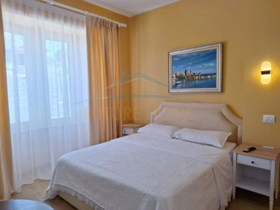 Tirane, jepet me qera Vile , 3.000 € (Mullet)