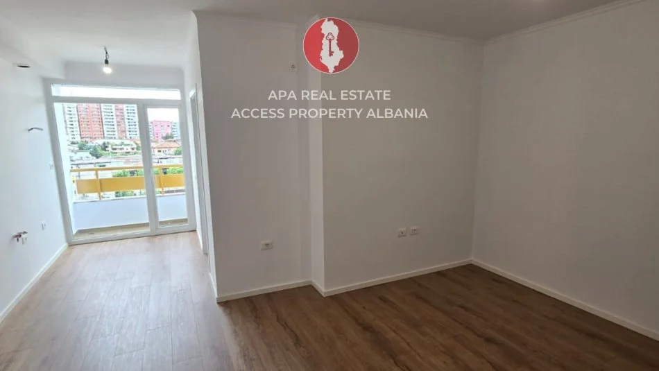 Tirane, shitet apartament 1+1+Ballkon Kati 7, 53 m² 115.000 € (Rr. Irfan Tomini – përballë Kompleksit Delijorgji, pranë Karburantit Kastrati)