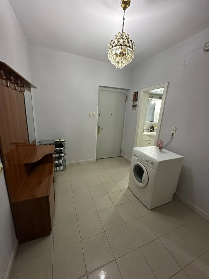 Tirane, jepet me qera apartament 2+1 Kati 4, 80 m² 500 € (Qender)