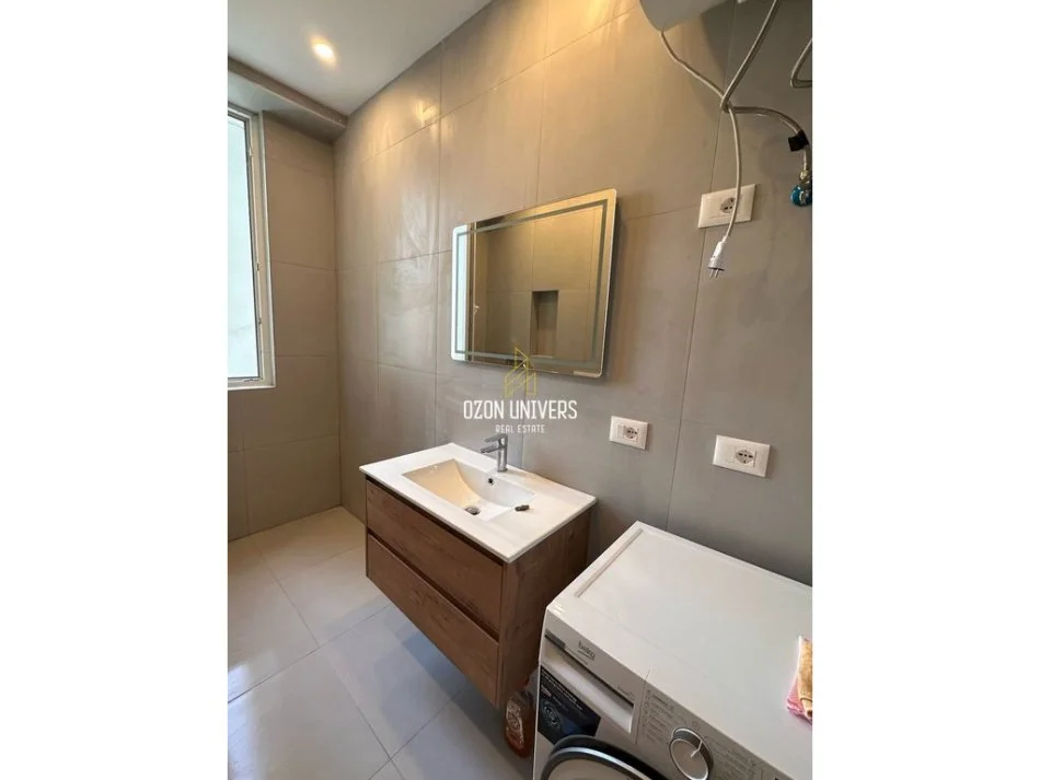 Tirane, jepet me qera apartament 1+1+Ballkon Kati 3, 70 m² 600 € (RiverSide Residence, pranë rrugës Teodor Keko)