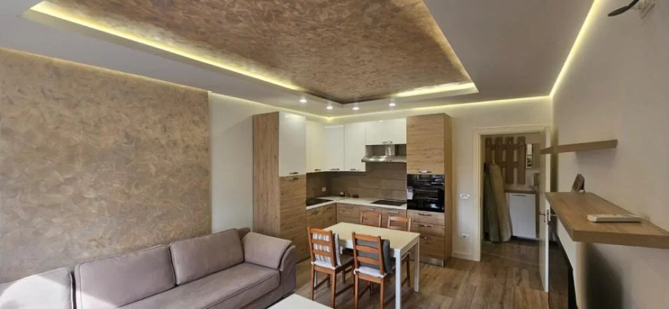 Tirane, jepet me qera 1+1+Ballkon , 80 m² 520 € 