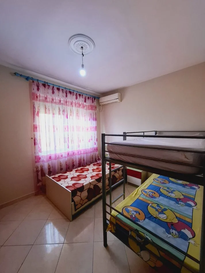 Tirane, jepet me qera apartament 2+1 Kati 4, 125 m² 570 € (Kopshti Zoologjik)