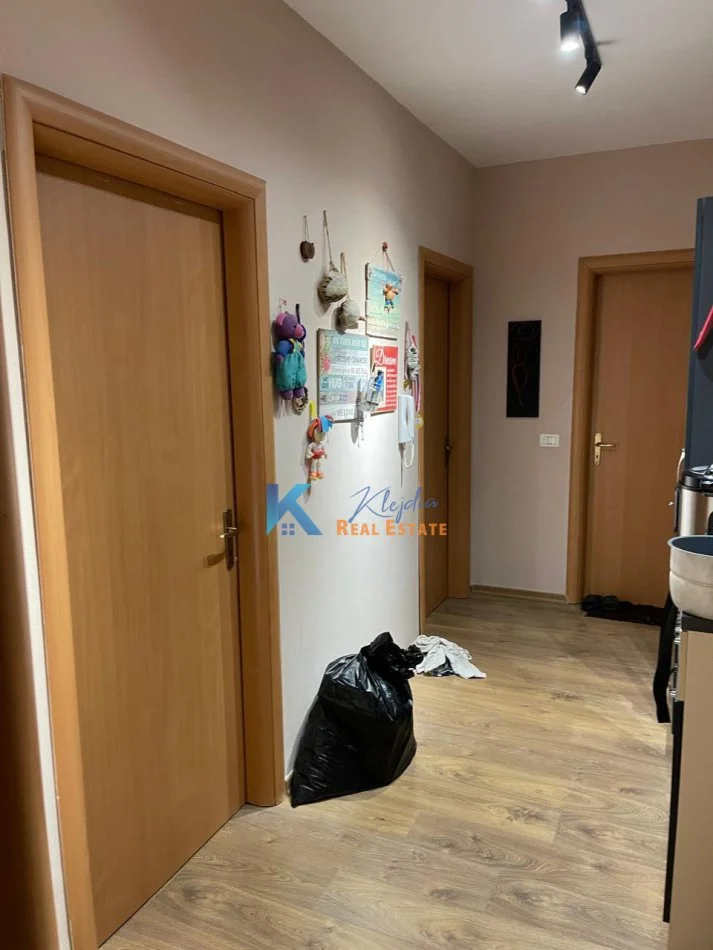 Tirane, jap me qera apartament 2+1+Ballkon Kati 3, 100 m² (Fresk, afer Gaxherrit)