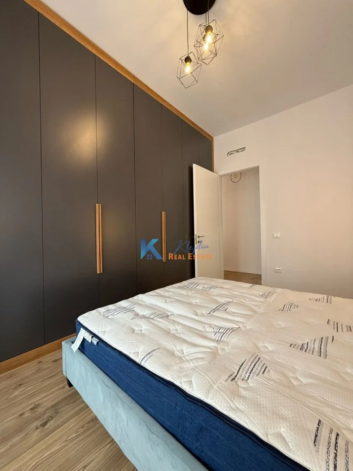 Tirane, jap me qera apartament 1+1+Ballkon Kati 3, 75 m² 800 € (Kompleksi Delijorgji)