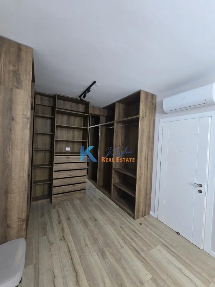Tirane, jap me qera apartament 2+1+Ballkon Kati 5, 110 m² 1.000 € (Porcelan, Rezidenca Erli)