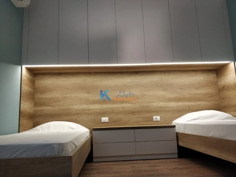 Tirane, jap me qera apartament 2+1+Ballkon Kati 5, 110 m² 1.100 € (Rruga e Kavajës/Myslym Shyri (Ismail Alla))