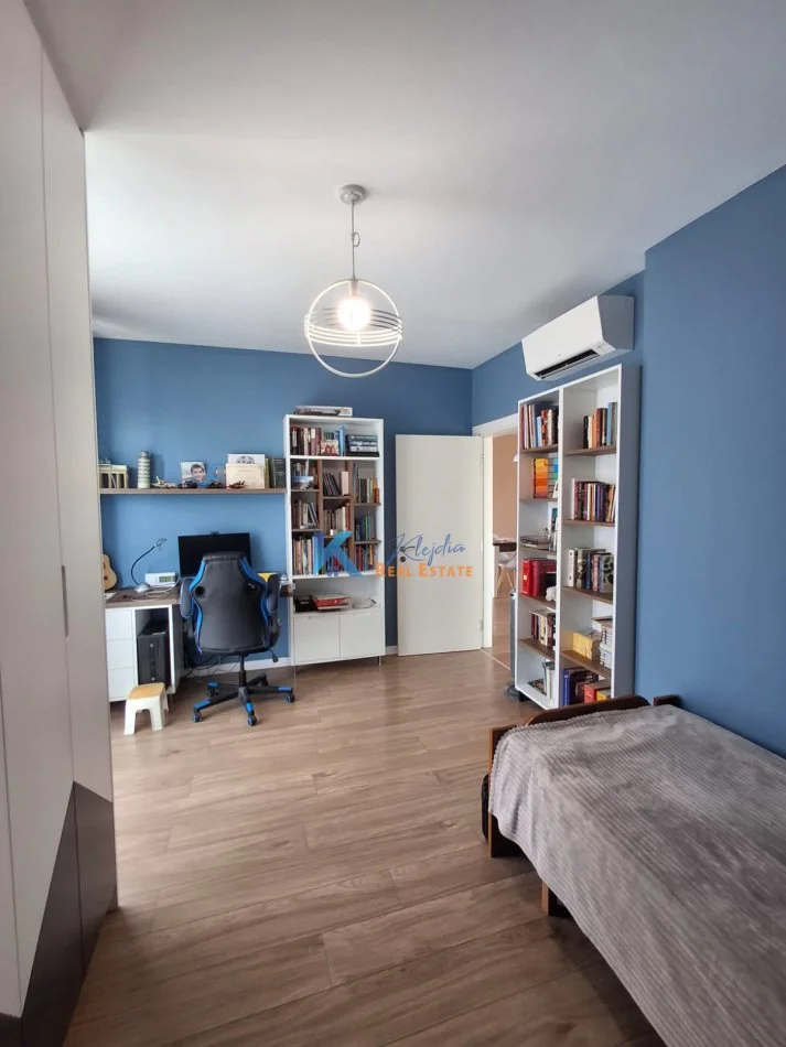 Tirane, jap me qera apartament 2+1+Ballkon Kati 6, 94 m² 700 € (Don Bosko, kompleksi Fiori di Bosko)