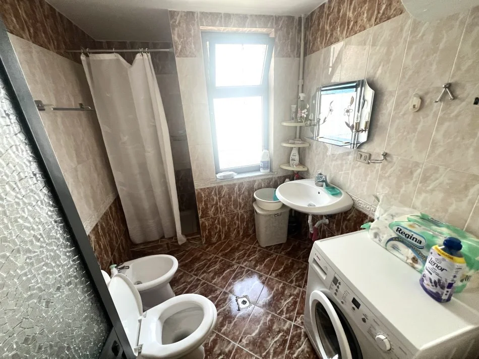 Tirane, jepet me qera apartament 1+1+Ballkon Kati 4, 600 € (MYSLYM SHYRI)