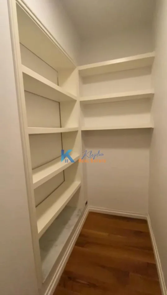 Tirane, jap me qera apartament 1+1+Aneks+Ballkon Kati 2, 75 m² 700 € (Rruga Qemal Stafa, afer Shkolles se Kuqe)