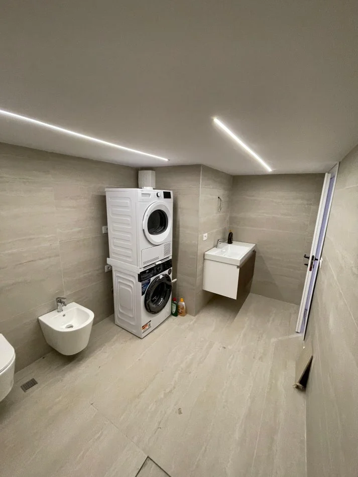 Tirane, shitet apartament duplex 2+1+Ballkon Kati 1, 105 m² 160.000 € (Golden Park 3)