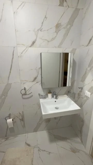 Tirane, shitet apartament 2+1+Ballkon Kati 4, 120 m² 375.000 € (Rr. e Kavajes)