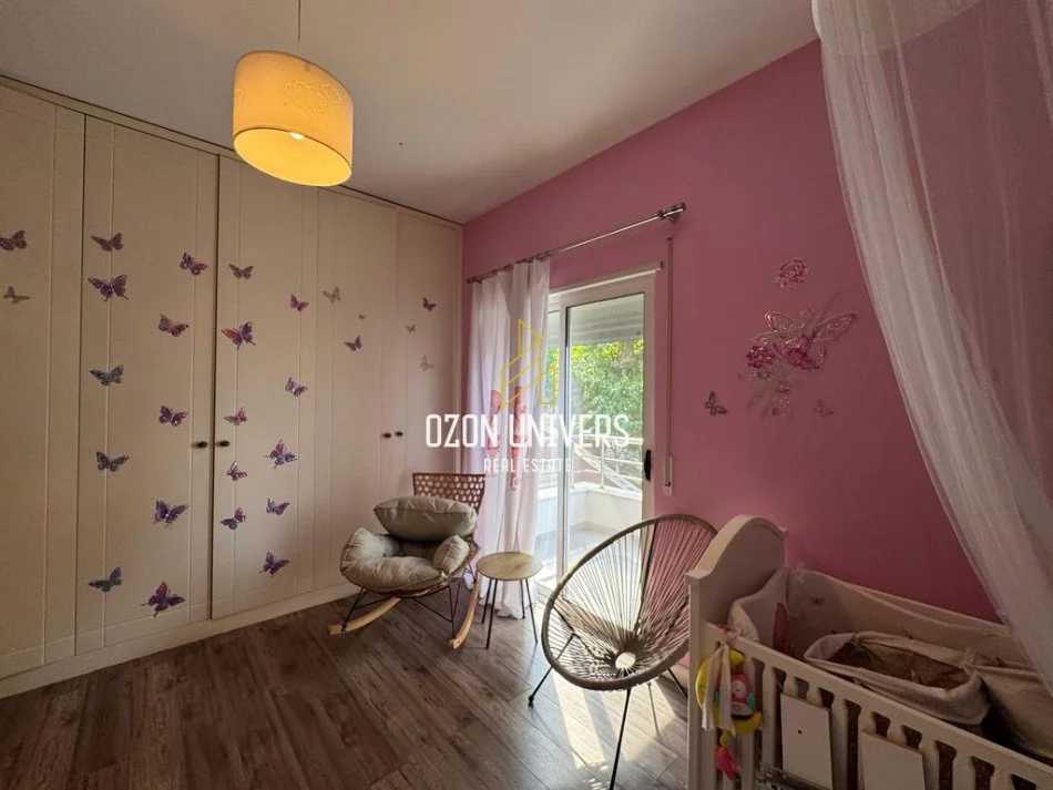 Tirane, jepet me qera apartament 2+1+Ballkon Kati 1, 120 m² 700 € (Rruga Peti, Liqeni i Thatë)