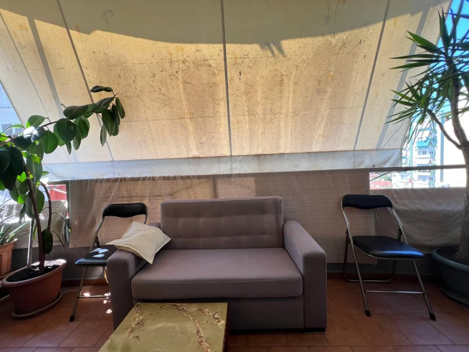 Tirane, jepet me qera apartament 1+1+Ballkon Kati 5, 70 m² 550 € (rruga e kavajes)