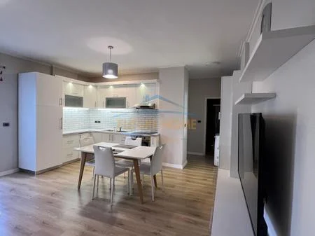 Tirane, jepet me qera apartament 1+1 Kati 2, 73 m² 600 € 