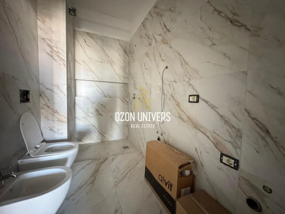 Tirane, jepet me qera apartament 3+1 Kati 5, 160 m² 1.500 € (Rruga Mine Peza)