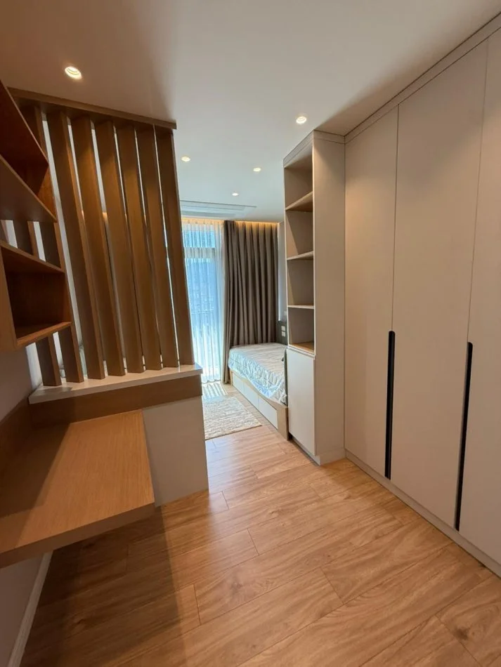 Tirane, jepet me qera apartament 2+1 Kati 11, 120 m² 2.300 € 