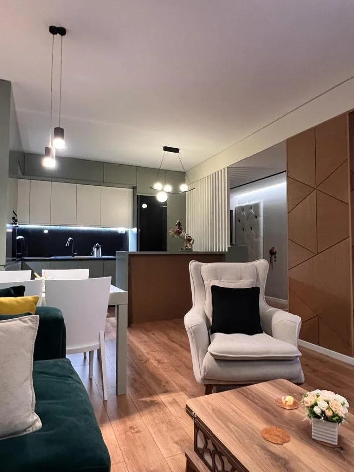 Apartament Luksoz me qera prane 21 Dhjetorit (1000 Euro)