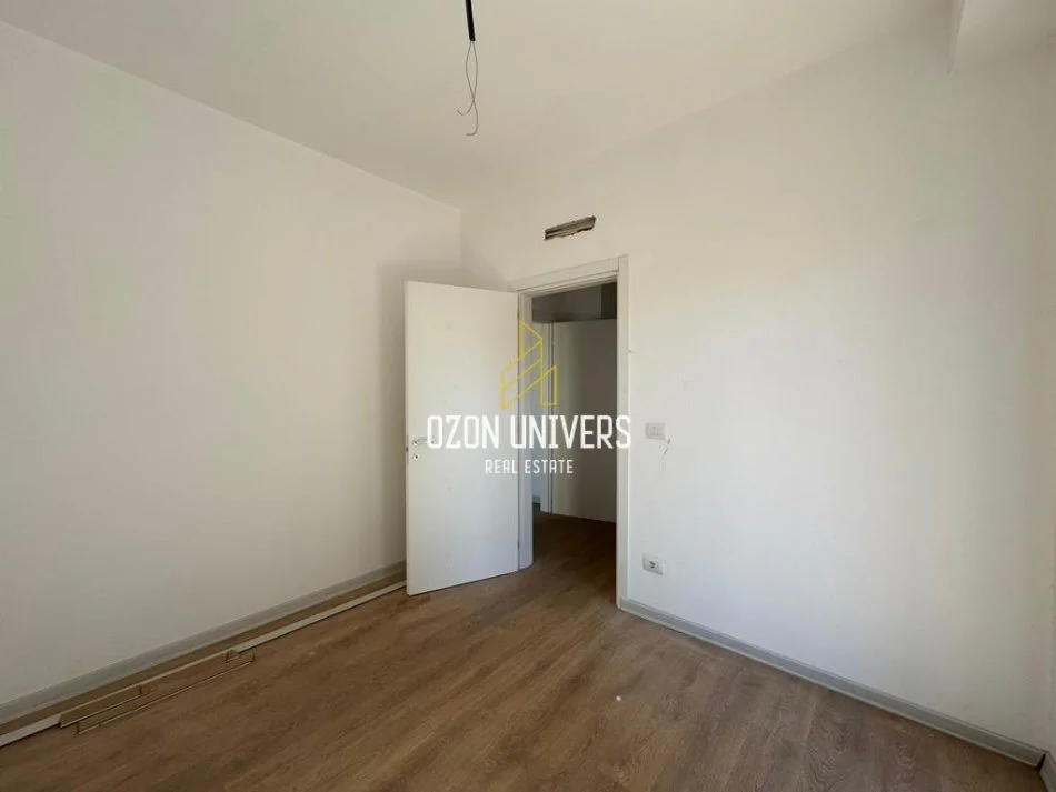 Tirane, shitet apartament 2+1+Ballkon Kati 4, 117 m² 328.440 € (Garden Building, Rruga e Kavajës)