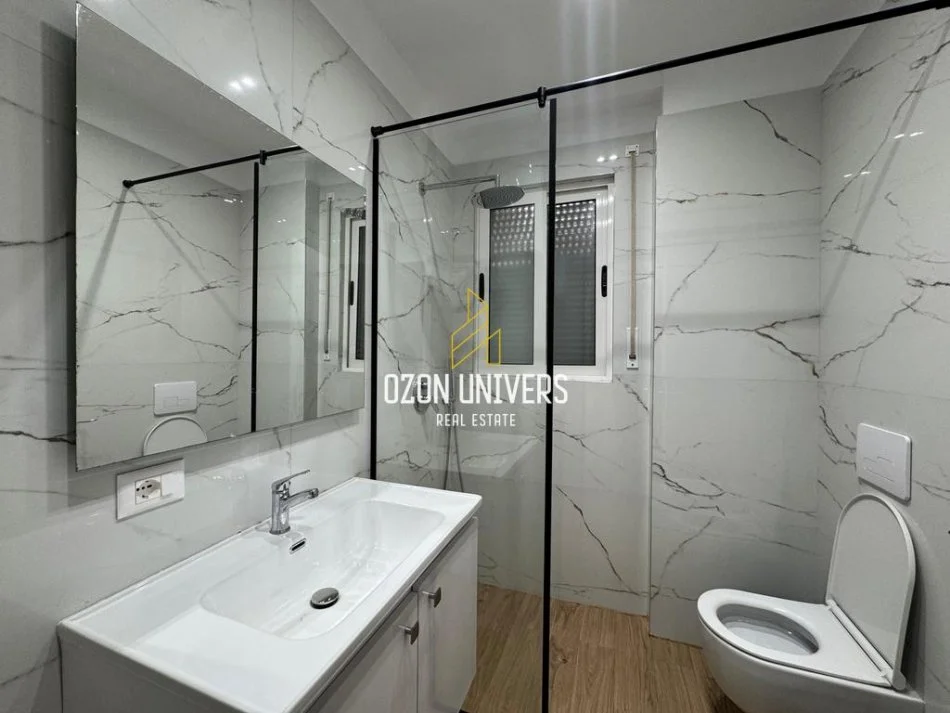 Tirane, jepet me qera apartament 2+1 Kati 2, 140 m² 750 € (kopshti botanik)