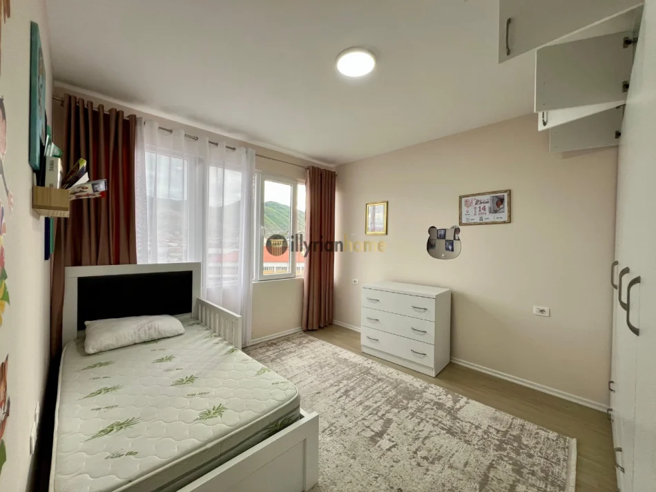 Pogradec, shitet apartament 2+1+Ballkon Kati 8, 135.000 €