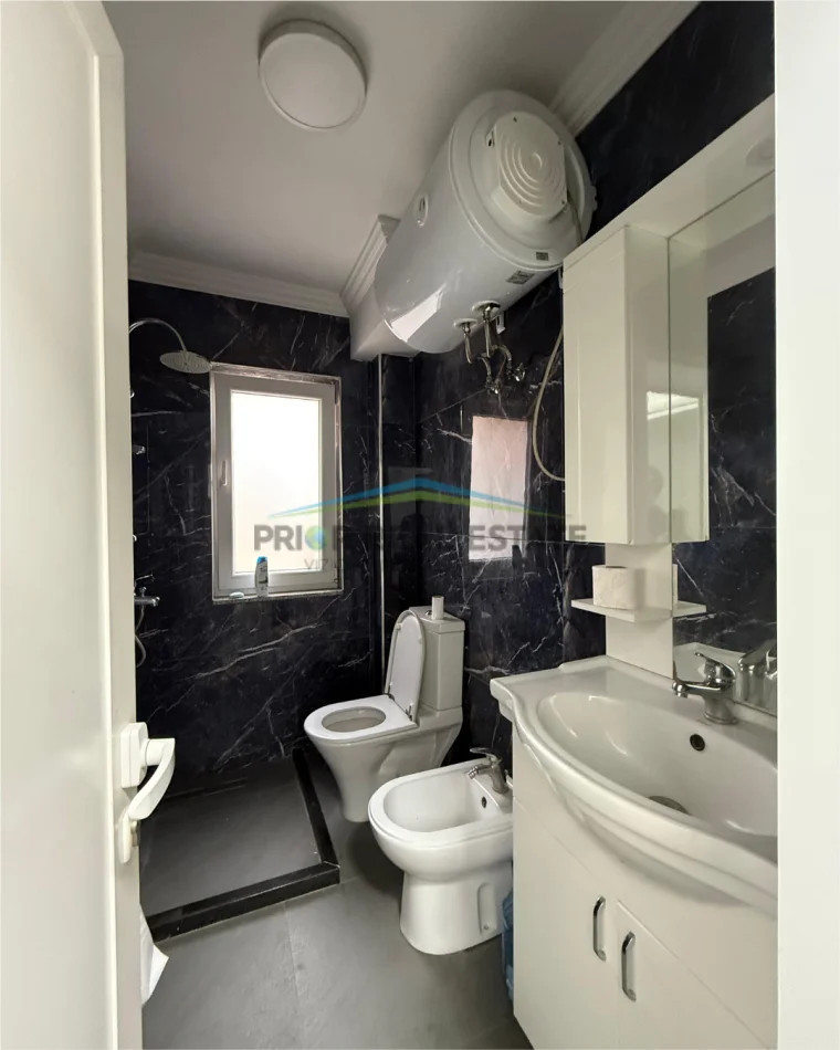 Tirane, jap me qera Ambient Biznesi  Kati 2, 120 m² 1.100 € (Sheshi Willson)