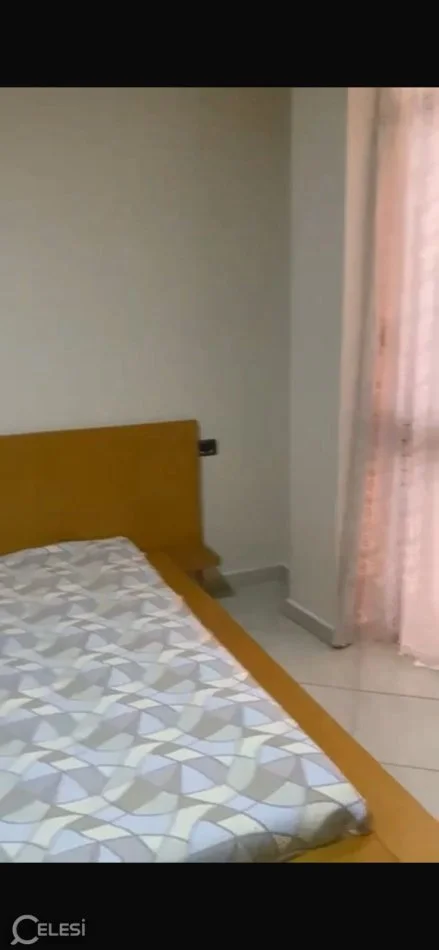 Tirane, jepet me qera apartament 3+1+Ballkon Kati 8, 130 m² 1.000 € (QENDER)