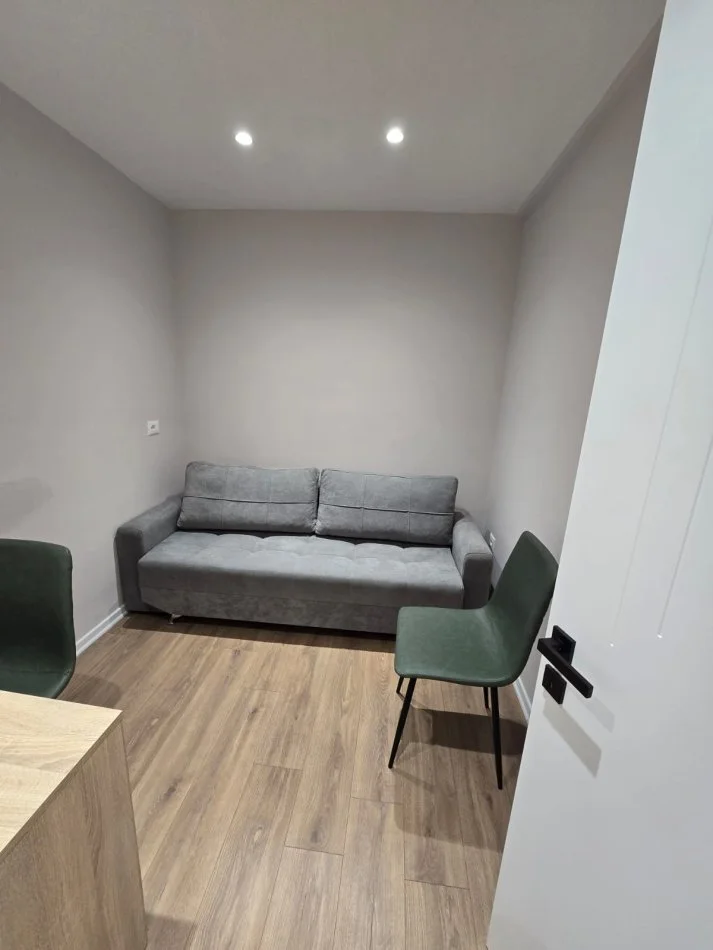 Tirane, jepet me qera apartament 2+1 , 80 m² 800 € 