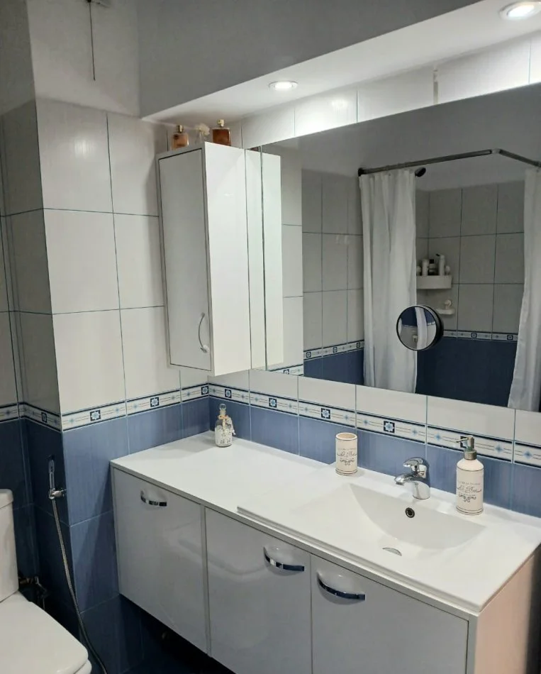 Tirane, jepet me qera apartament 2+1+Ballkon Kati 2, 87 m² 520 € (Fresk/Pasticeri Melisa)