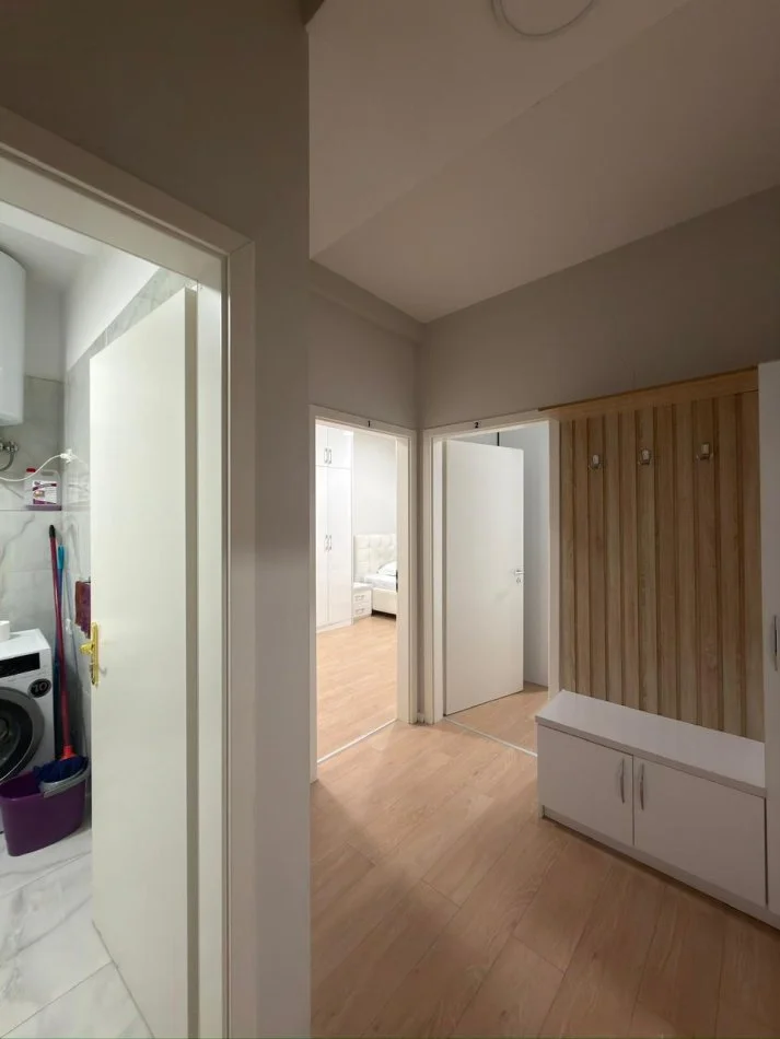 Tirane, shitet apartament 2+1+Ballkon Kati 3, 94 m² 235.000 € (Kompleksi Kontakt)