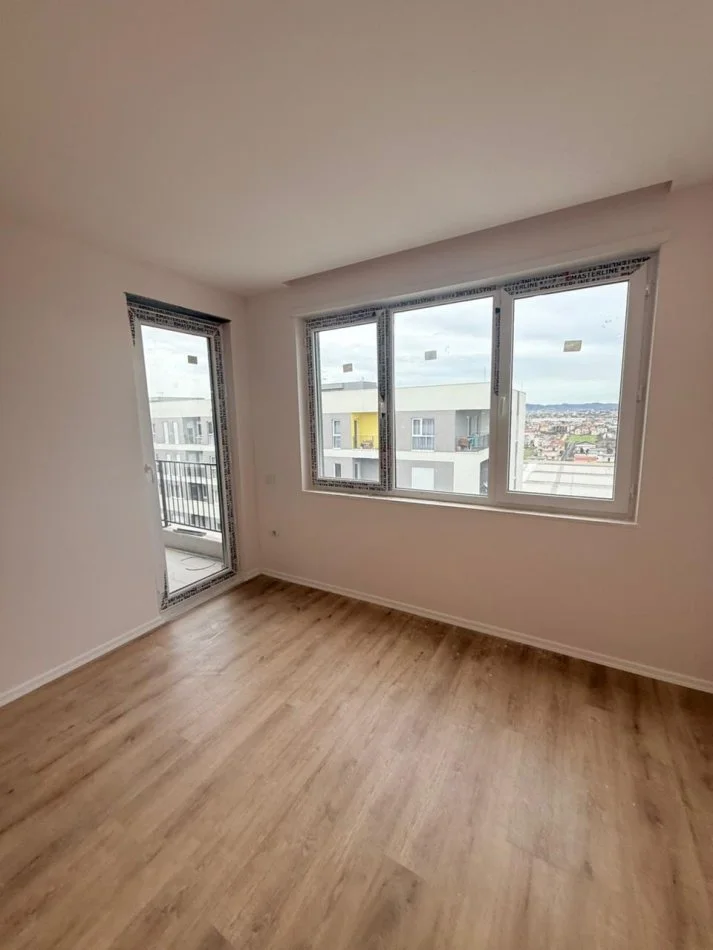 Tirane, shitet apartament 2+1+Ballkon Kati 8, 90 m² 121.500 € (Univers City)