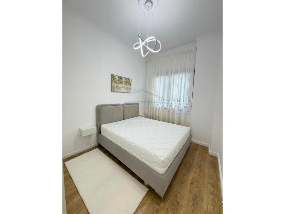 Shqiperi, shitet apartament 1+1 Kati 1, 95 m² 169.000 € (Unaza e Re)