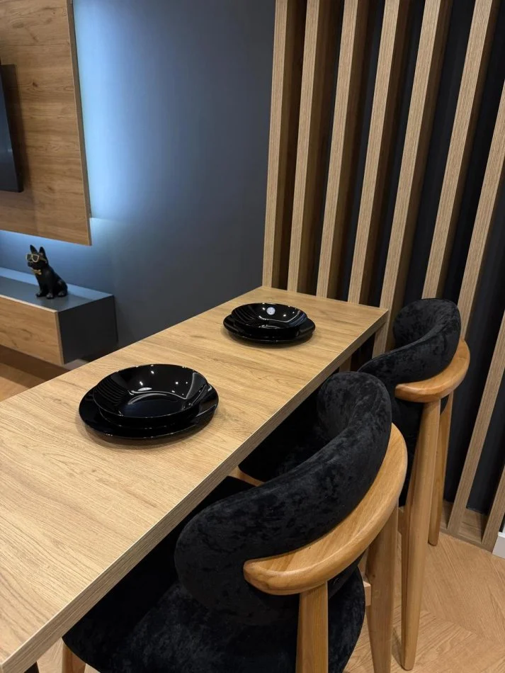 Tirane, jepet me qera apartament 1+1 Kati 1, 65 m² 900 € (Rruga Eduart Mano)