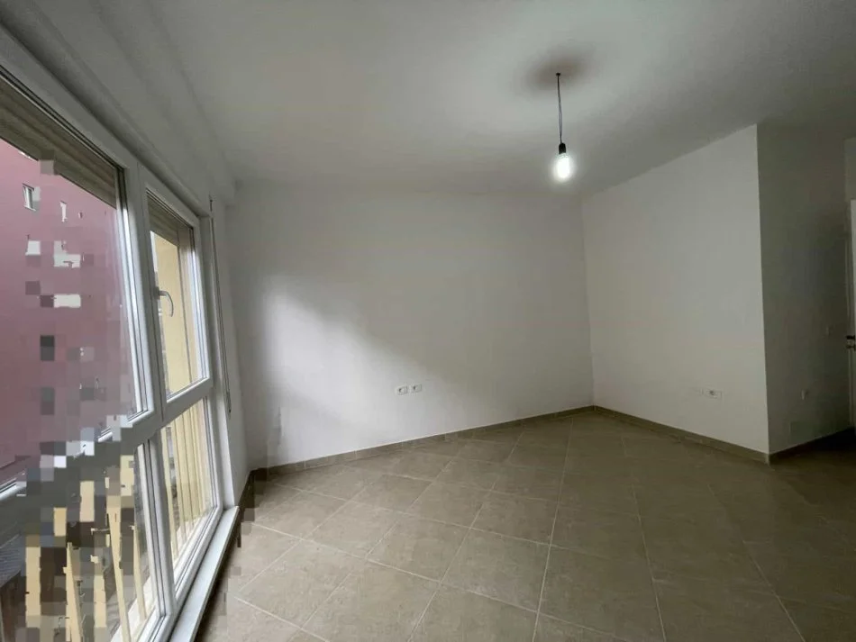 Tirane, shes apartament 2+1 Kati 3, 118 m² 207.700 € (Rruga Hasan Vogli)