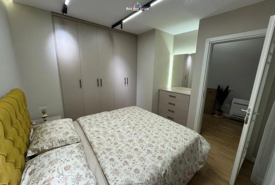 Tirane, jepet me qera apartament 1+1 Kati 2, 77 m² 950 € (Rruga Shyqyri Brari)