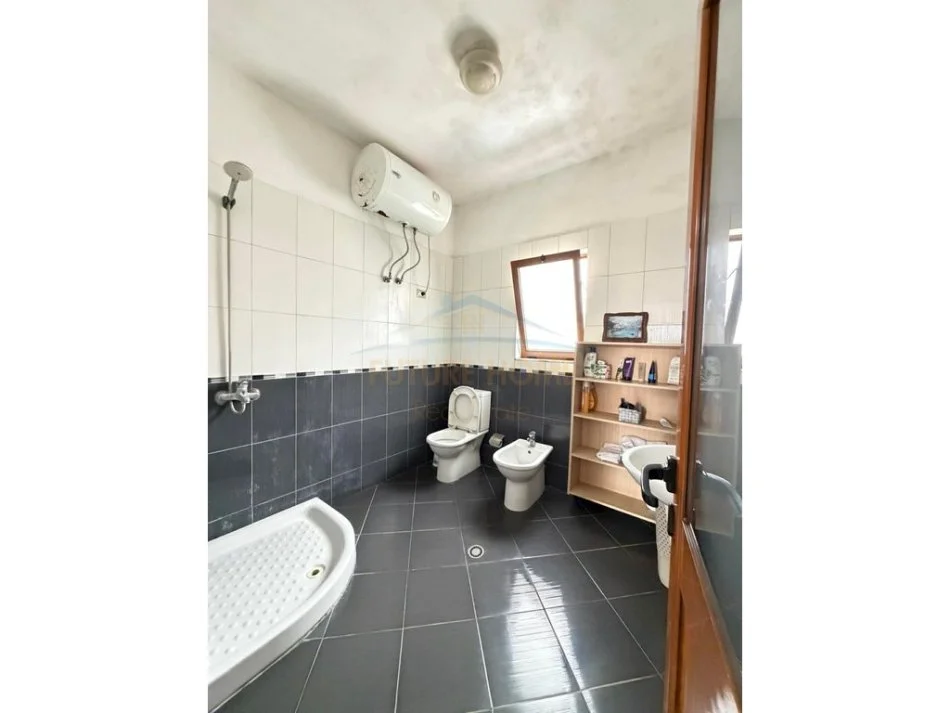 Tirane, shitet apartament 2 Katshe Kati 1, 563 m² 315.000 € (UNAZA E RE)