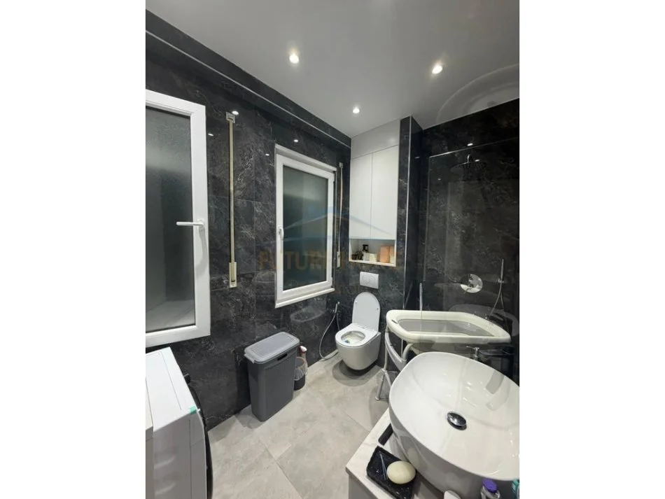 Tirane, shitet apartament 3+1+Ballkon Kati 2, 149 m² 390.000 € (LIQENI THATE)