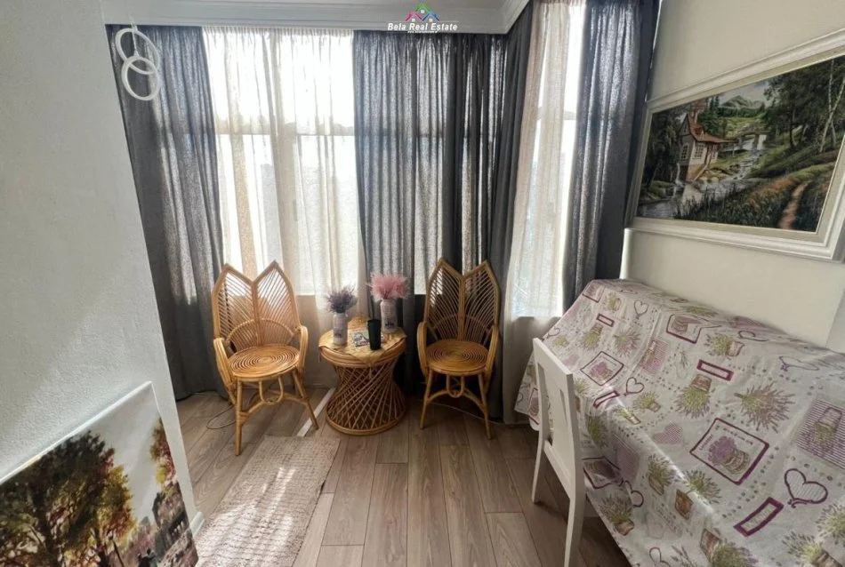 Tirane, jepet me qera apartament 3+1 Kati 3, 100 m² 1.200 € (Bulevardi Bajram Curri)