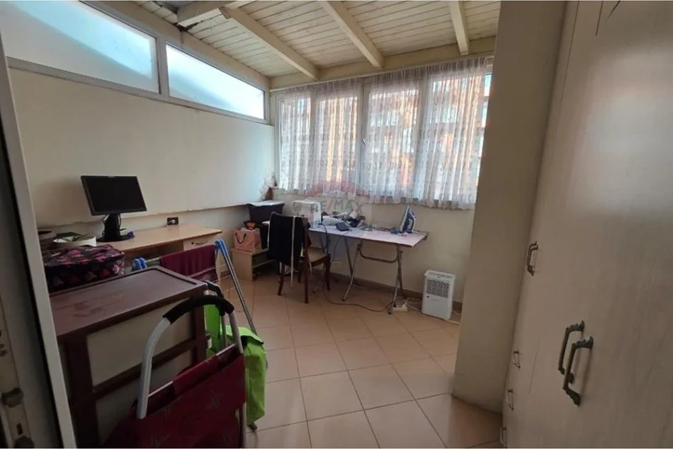 Tirane, shitet apartament 1+1+Ballkon Kati 2, 85 m² 175.000 € (Kika 1)