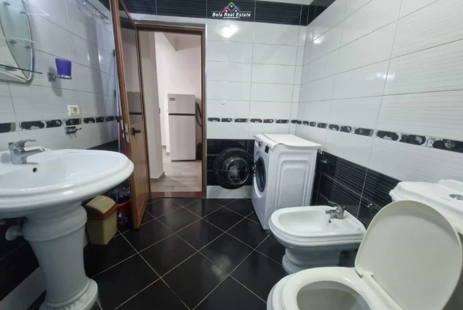 Tirane, jepet me qera apartament 1+1 Kati 5, 70 m² 470 € (Don Bosko)