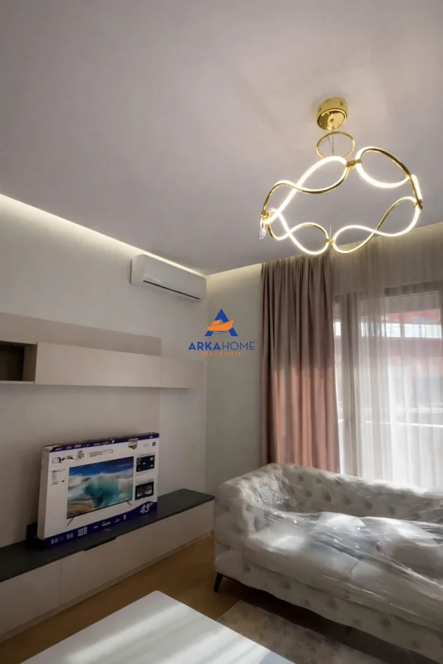 Tirane, jepet me qera apartament 1+1+Ballkon Kati 2, 80 m² 800 € 