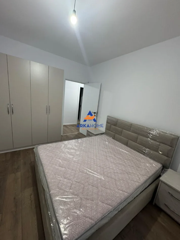Tirane, jepet me qera apartament 2+1+Ballkon Kati 5, 100 m² 625 € 