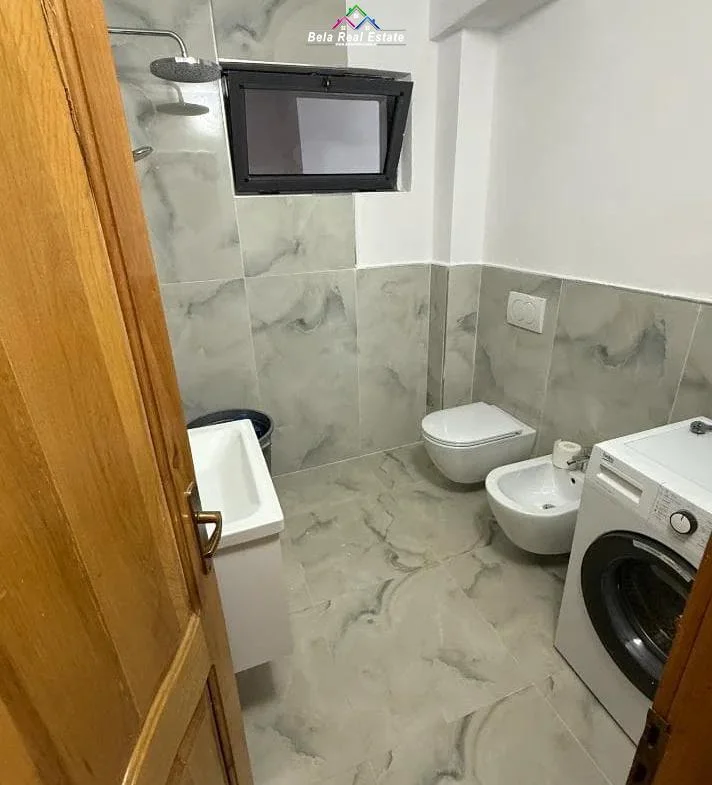 Tirane, jepet me qera apartament 2+1 Kati 4, 120 m² 650 € (myslym shyri)