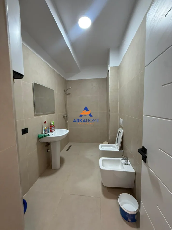 Tirane, jepet me qera apartament 2+1+Ballkon Kati 2, 90 m² 500 € 